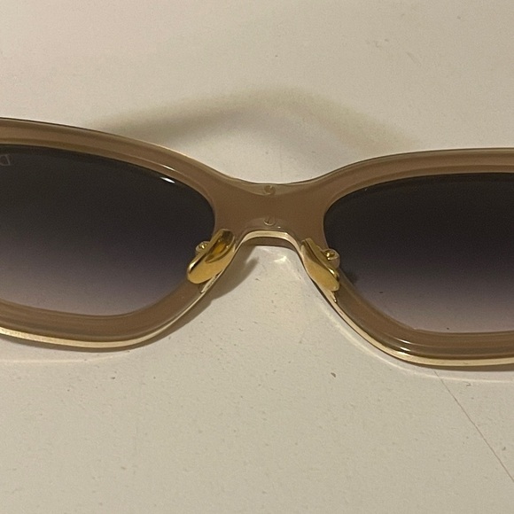 Dezi Eyewear - Charge It Alluded Nud
/ Smoke Gradient. Chic and attractive - Picture 8 of 16